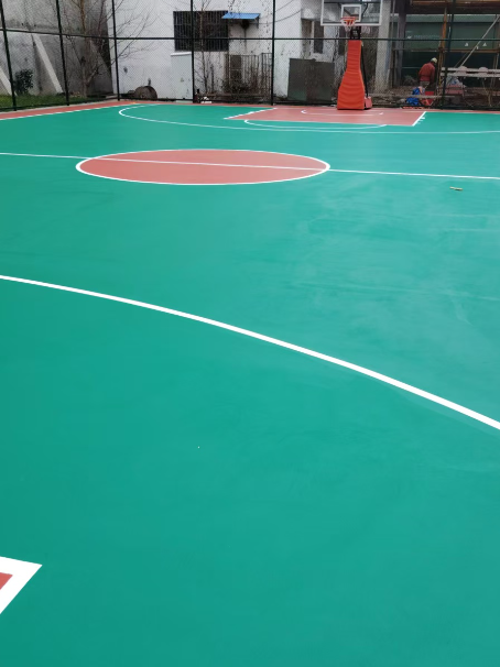 当雄 球场长期使用易出现地面开裂